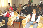 H.E. interacting with senior security officers, while looking at a Powerpoint presentation at Khonsa: 02/09/2009 