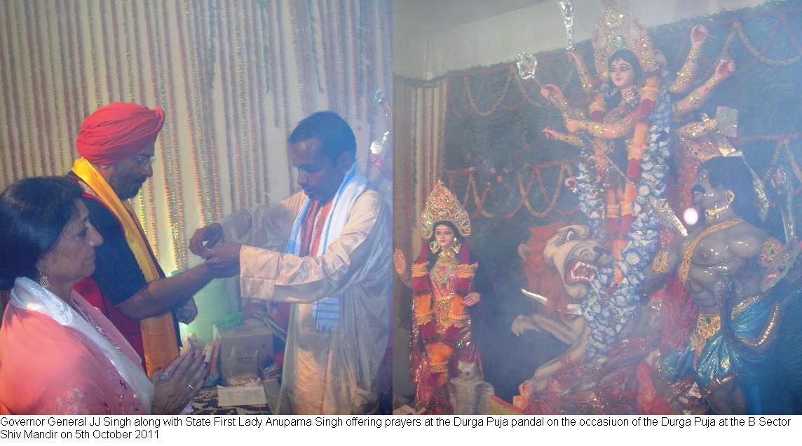 Governor General along with State First Lady Anupama Singh offering prayers at the Durga Puja pandal on the occasiuon of the Durga Puja at the B Sector Shiv Mandir:05/10/2011