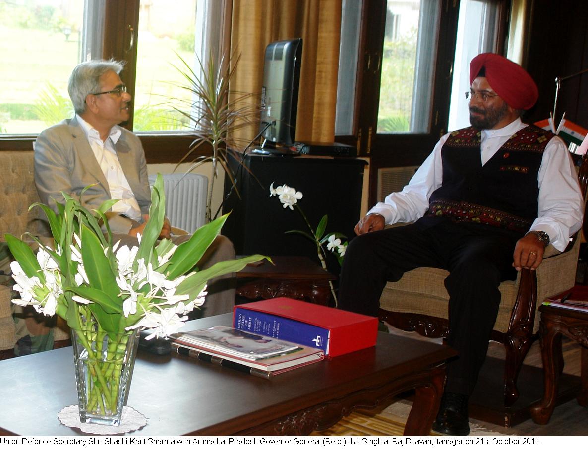 Union Defence Secretary Shri Shashi Kant Sharma with Arunachal Pradesh Governor General (Retd) JJ Singh at Raj Bhavan,Itanagar: 21/10/2011