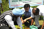 Governor Gen JJ Singh along participating in plantation programme on the occasion of World Environment Day in Raj Bhavan Complex, Itanagar : 05/06/2011