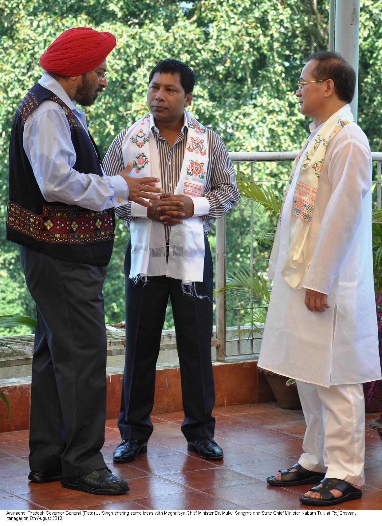 Governor General (Retd) JJ Singh sharing some ideas with Meghalaya Chief Minister Dr. Mukul Sangma and State Chief Minister Nabam Tuki at Raj Bhavan, Itanagar: 09/08/2012