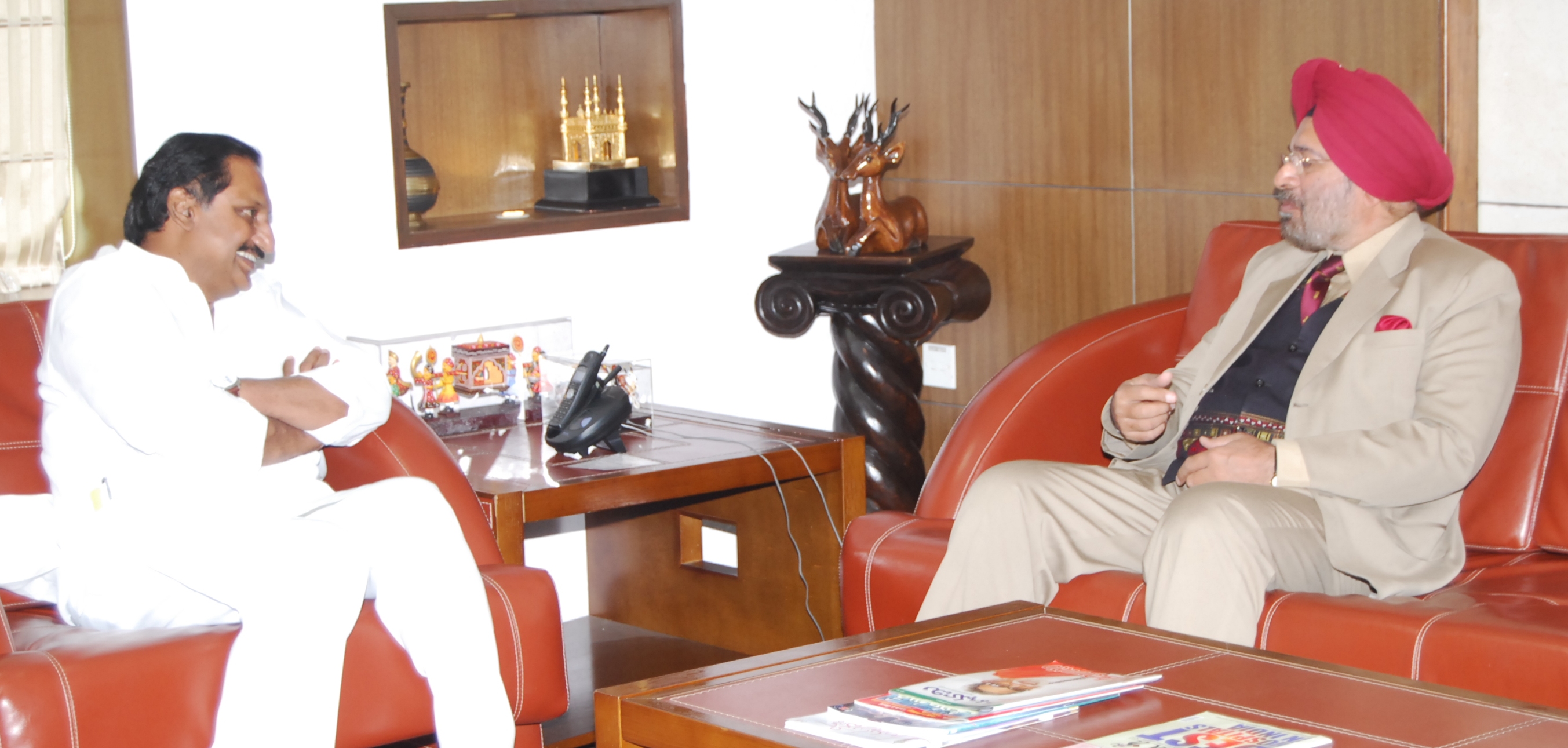 The Governor of Arunachal Pradesh General (Retd) J.J. Singh with the Chief Minister of Andhra Pradesh Kiran Kumar Reddy at Hyderabad:14/12/2012