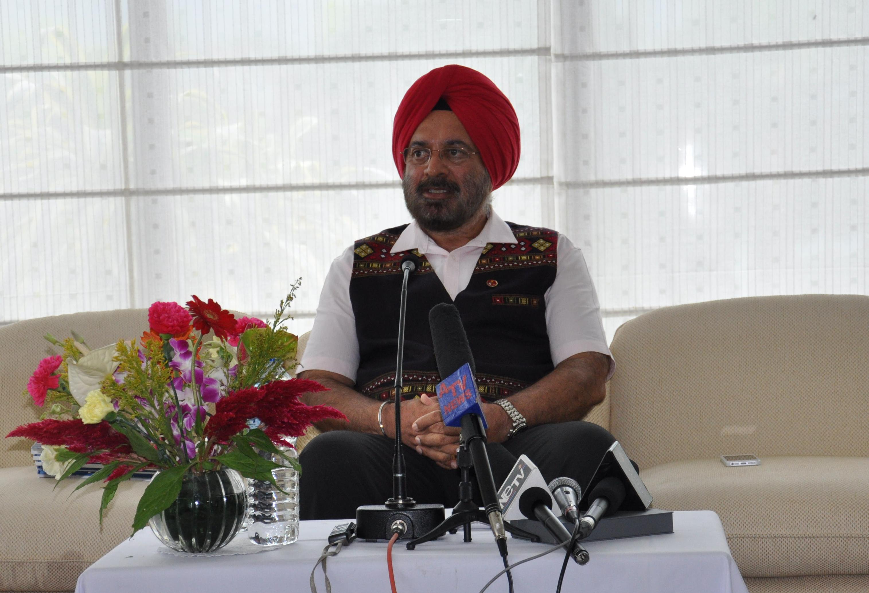 The Governor of Arunachal Pradesh Gen (Retd) J.J. Singh interacting with the media at Raj Bhawan, Itanagar:23/05/2013