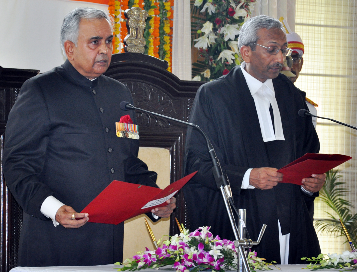 Lt. General (Retd) Nirbhay Sharma, PVSM, UYSM, AVSM, VSM sworn in as the Governor of Arunachal Pradesh at  Darbar Hall, Raj Bhawan, Itanagar:29/05/2013.Honble Chief Justice of Gauwahati High Court Mr. Justice A.K. Goel administered the oath of office