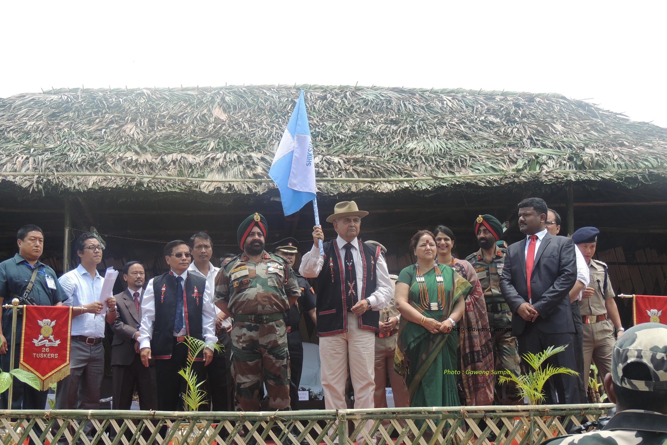 The Governor of Arunachal Pradesh Lt. Gen (Retd) Nirbhay Sharma flagging off the Shiksha Ka Haq Abhiyan Rath and launching the Education Awareness Mission at Khonsa:08/06/2013