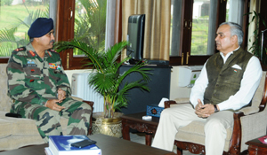 General Officer Commanding of 3 Corps Lt. Gen Arun Kumar Sahni with the Governor of Arunachal Pradesh, Lt. Gen (Retd) Nirbhay Sharma at Raj Bhawan, Itanagar:08/07/2013