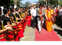 Governor of Arunachal Pradesh Lt. Gen (Retd) Nirbhay Sharma and First lady Smti Jyotsna Sharma accorded traditional reception at Yingkiong on 11th October 2013