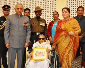 Governor Lt. Gen (Retd) Nirbhay Sharma felicitated the families of martyrs at Raj Bhawan, Itanagar on 24th November 2013