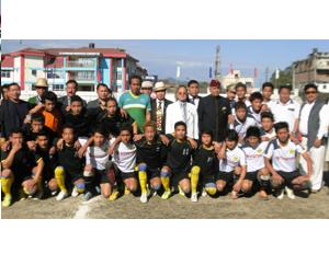 Governor of Arunachal Pradesh Lt. Gen (Retd) Nirbhay Sharma and Chief Minister Shri Nabam Tuki with players and officials before the final match of the State Level Football Tournament for Chief Minister Trophy at Rajiv Gandhi Stadium, Naharlagun on 20th February 2014.