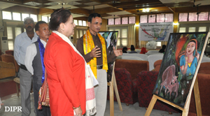 First Lady of the State Smt Jyotsna Sharma interacting with resource persons during the two-day Summer Drawing and Painting Workshop, organised by Muskaan Welfare Society for school Children at Raj Bhawan, Itanagar from 9th May 2014