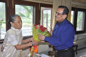 The Governor of Arunachal Pradesh Shri JP Rajkhowa with Chairman Sammonoy Gut Cooperative Societies Ltd, Naharlagun at Raj Bhawan, Itanagar on 7th September 2015.