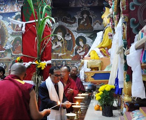 The Governor of Arunachal Pradesh Shri JP Rajkhowa paying obeisance at the Gaden Namgyal Lhatse, popularly known as Tawang Monastery, Tawang on 24th October 2015.