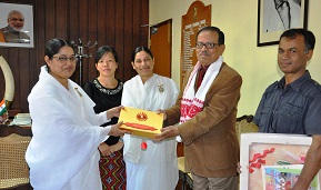 The Governor of Arunachal Pradesh Shri JP Rajkhowa with members of Rajyoga Meditation Centre, Naharlagun at Raj Bhavan, Itanagar on 27th November 2015.