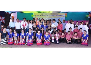 The Governor of Arunachal Pradesh Shri JP Rajkhowa and First Lady of the State Smti Rita Rajkhowa with the students of Donyi Polo Mission School for Hearing and Visually Impaired School, Chimpu, Itanagar on 15th October 2015