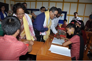 The Governor of Arunachal Pradesh Shri JP Rajkhowa and First Lady of the State Smti Rita Rajkhowa interacting with the students of Donyi Polo Mission School for Hearing and Visually Impaired School, Chimpu, Itanagar on 15th October 2015