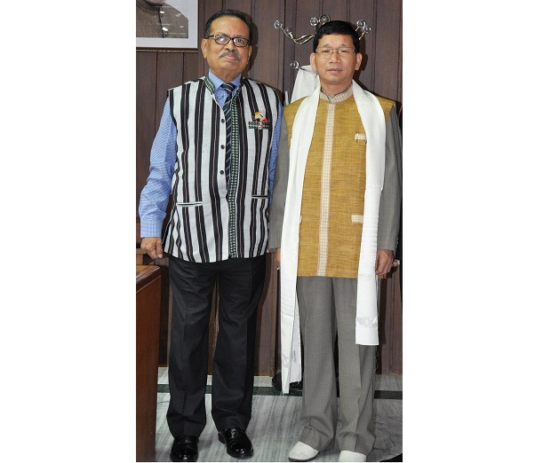 The Chief Minister of Arunachal Pradesh Shri Kalikho Pul called on the Governor Shri JP Rajkhowa at Raj Bhavan, Itanagar on 11th March 2016. 