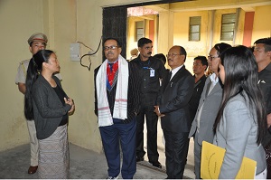 The Governor of Arunachal Pradesh Shri JP Rajkhowa with the faculty members of Government Womens College, Lekhi on 12th March 2016.