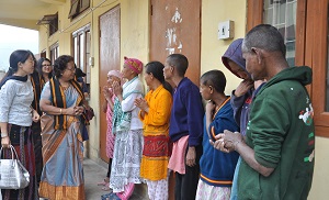 The First Lady of the State Smt Rita Rajkhowa visited the Mothers Home, Lekhi Village, Nirjuli, interacted with the inmates of the Old Age and Destitute Children Home with members of Muskan Welfare Society on 14th May 2016.