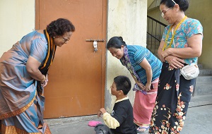 The First Lady of the State Smt Rita Rajkhowa visited the Mothers Home, Lekhi Village, Nirjuli, interacted with the inmates of the Old Age and Destitute Children Home with members of Muskan Welfare Society on 14th May 2016. 