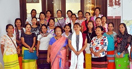 The First Lady of the State Smt Rita Rajkhowa with the members of Self Help Group from Panya Village led by Smt Gedam Kamchi called on at Raj Bhavan, Itanagar on 20th May 2016.