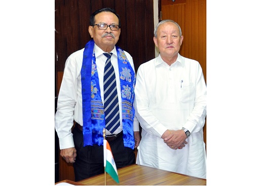 The Governor of Arunachal Pradesh Shri JP Rajkhowa with the Speaker of Arunachal Pradesh State Legislative Assembly, Er. T.N. Thongdok at Raj Bhavan, Itanagar on 26th August 2016 