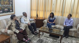 Smt Anshu Jamsenpa, Everester from Arunachal Pradesh, who created a history by scaling Mt Everest twice within five days, called on the Governor Shri P.B. Acharya at New Delhi on 3rd June 2017. 