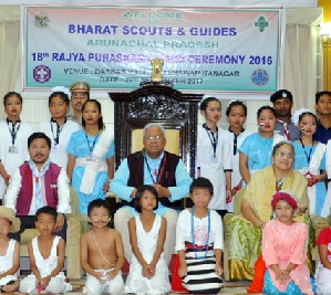 The Governor of Arunachal Pradesh Shri P.B. Acharya with the members of  18th Bharat Scouts and Guides Rajya Puraskar Award ceremony for the State at Raj Bhavan, Itanagar on 27th September 2017. 