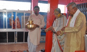 The Governor of Arunachal Pradesh Shri PB Acharya and States First Lady Smt Kavita Acharya offered prayers in the temples of the Capital City on the festive occasion of Holi on 13th March 2017. 